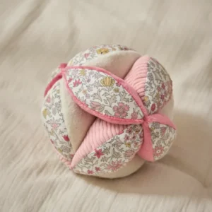 Greifball aus Velours und Liberty®-Stoff