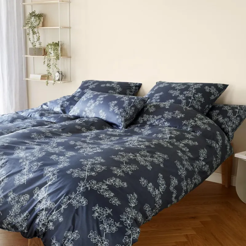 Bettwäsche Interlock Jersey Cherry Blossom Blau mit Blumenmuster 135 x 200 cm