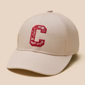 Mädchen-Cap mit gesticktem „C“ aus Liberty®-Stoff