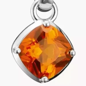 Silberfarbener Charm-Anhänger mit orangefarbenem, facettiertem Stein im Tropfenformat