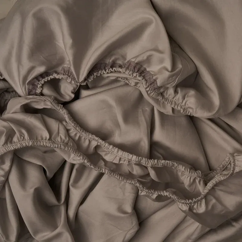 LETTO Retiring Classic Sateen fitted sheet in taupe with elasticated corners.