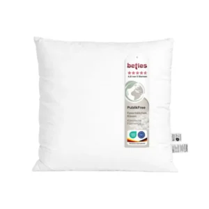 beties PublikFree Polyesterflocken Füllkissen 50x50 cm – Nahaufnahme Pflegeetikett, Materialzusammensetzung 100% Polyester, vegan, waschbar, Made in Europe